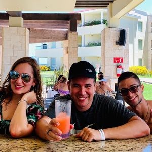 Meet your Posher, Jose